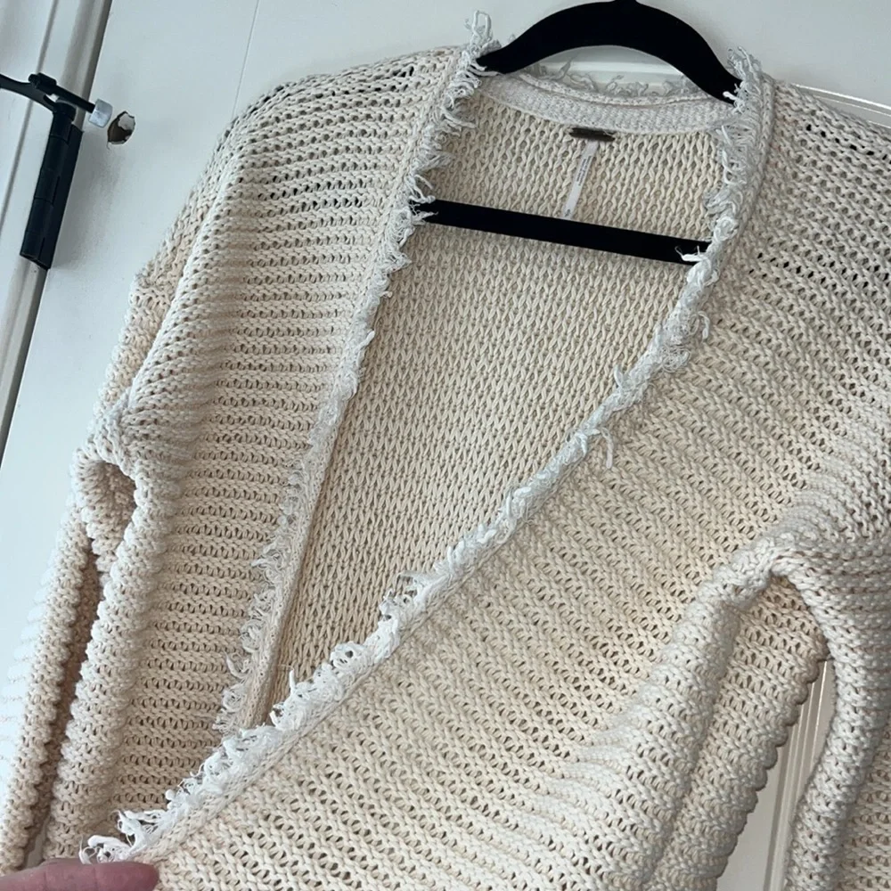 Ivory/cream Free People long line wouldn’t it be nice fringe cardigan cotton S